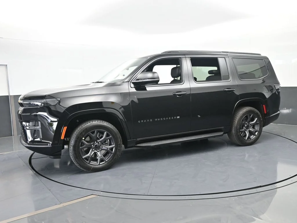 New 2026 High Gloss Black Exterior Paint Jeep Limited Altitude image 2