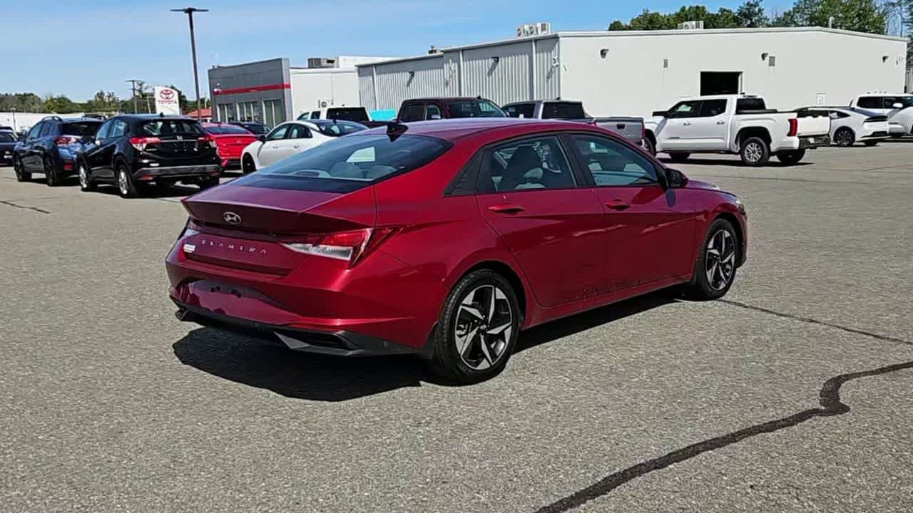Used 2023 Ultimate Red Hyundai SEL image 8