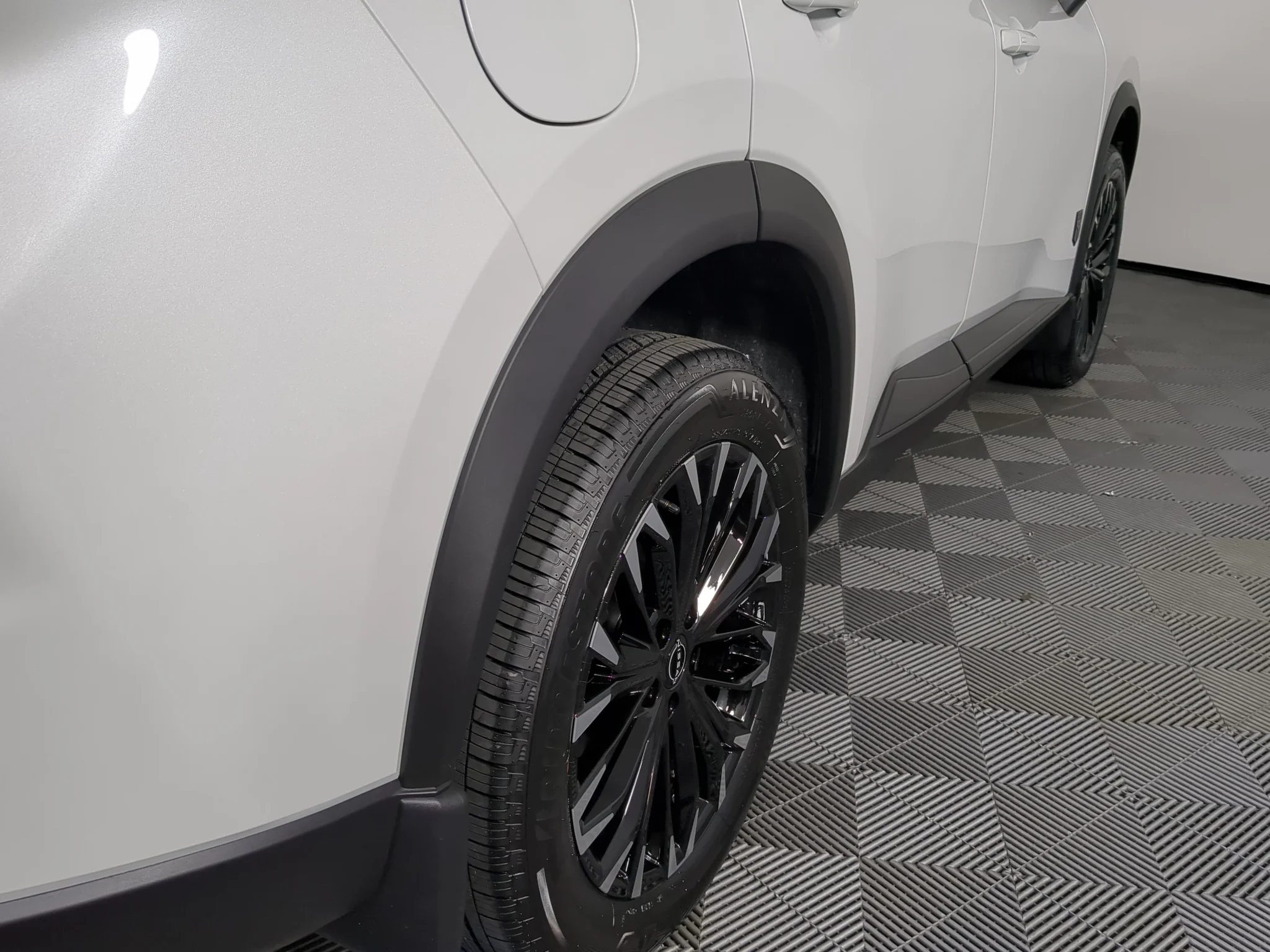 New 2027 Everest White Pearl Tricoat Nissan SV image 8