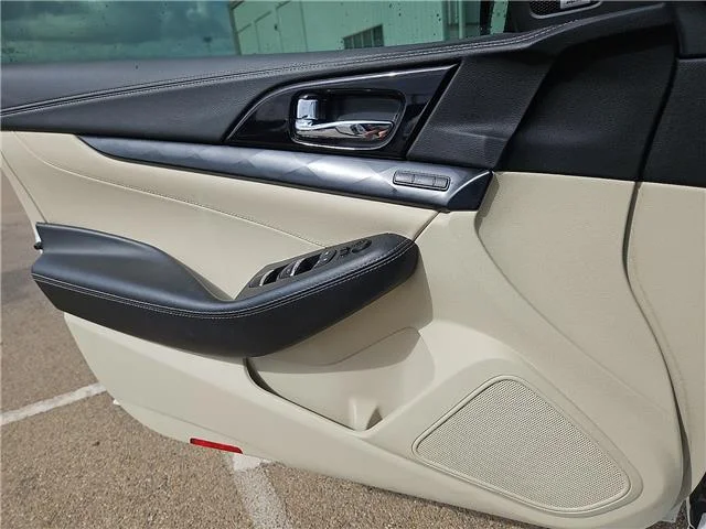Used 2022 Pearl White Tricoat Nissan Platinum image 13