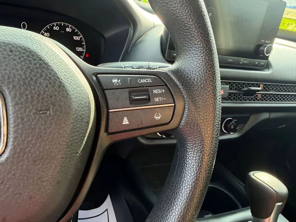Used 2025 Platinum White Pearl Honda LX image 22