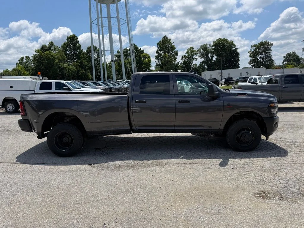 New 2026 Granite Crystal Metallic Clear-Coat Exterior Paint RAM Tradesman image 5