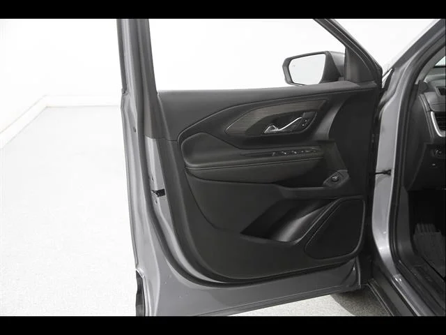 2023 GMC Terrain SLE - Photo 4