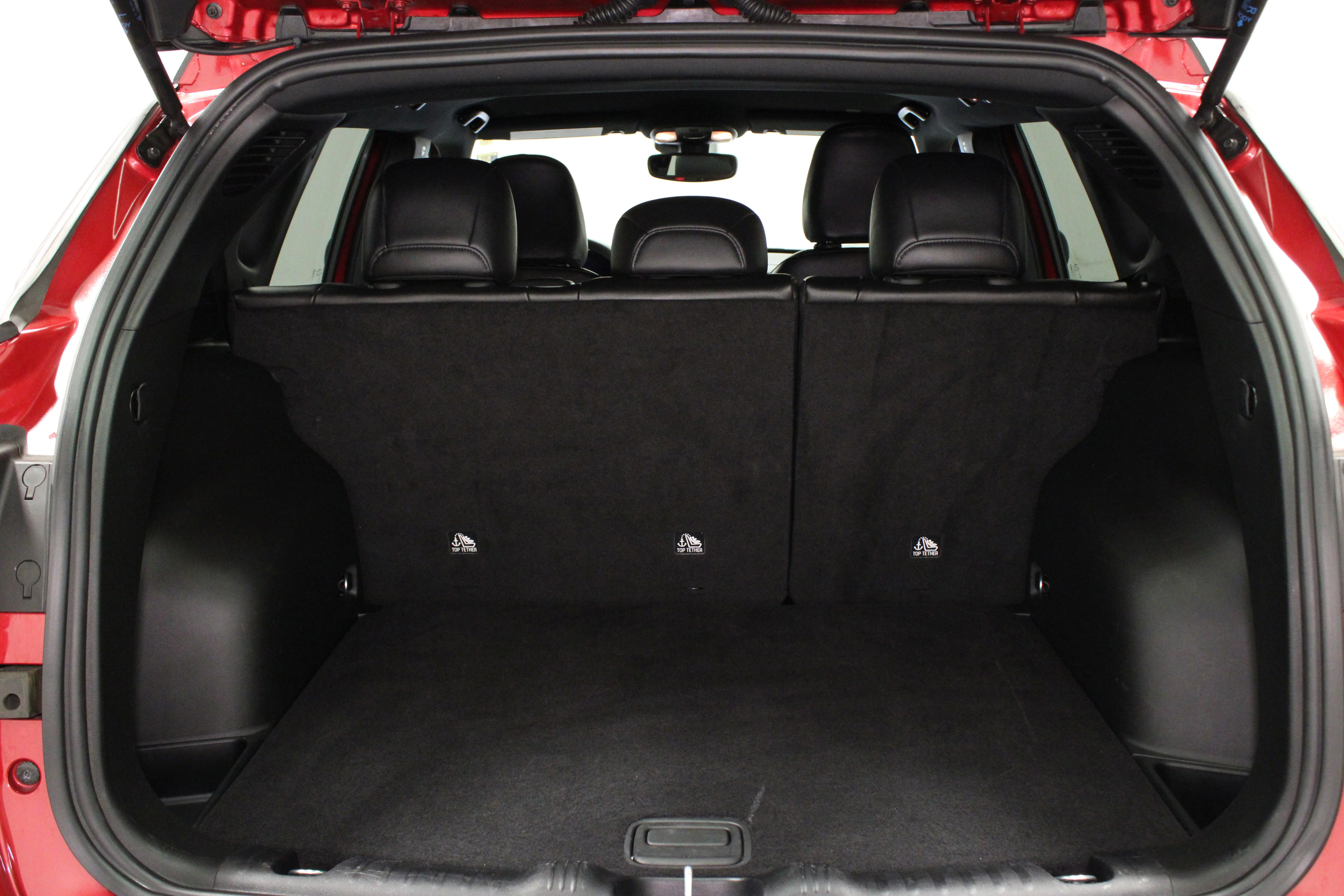 Used 2025 Red Hot Pearlcoat Jeep Limited image 11