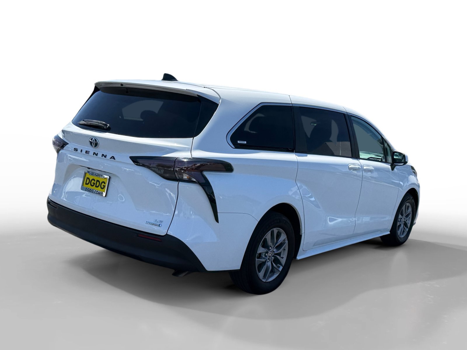 Used 2024 Ice Toyota LE image 5