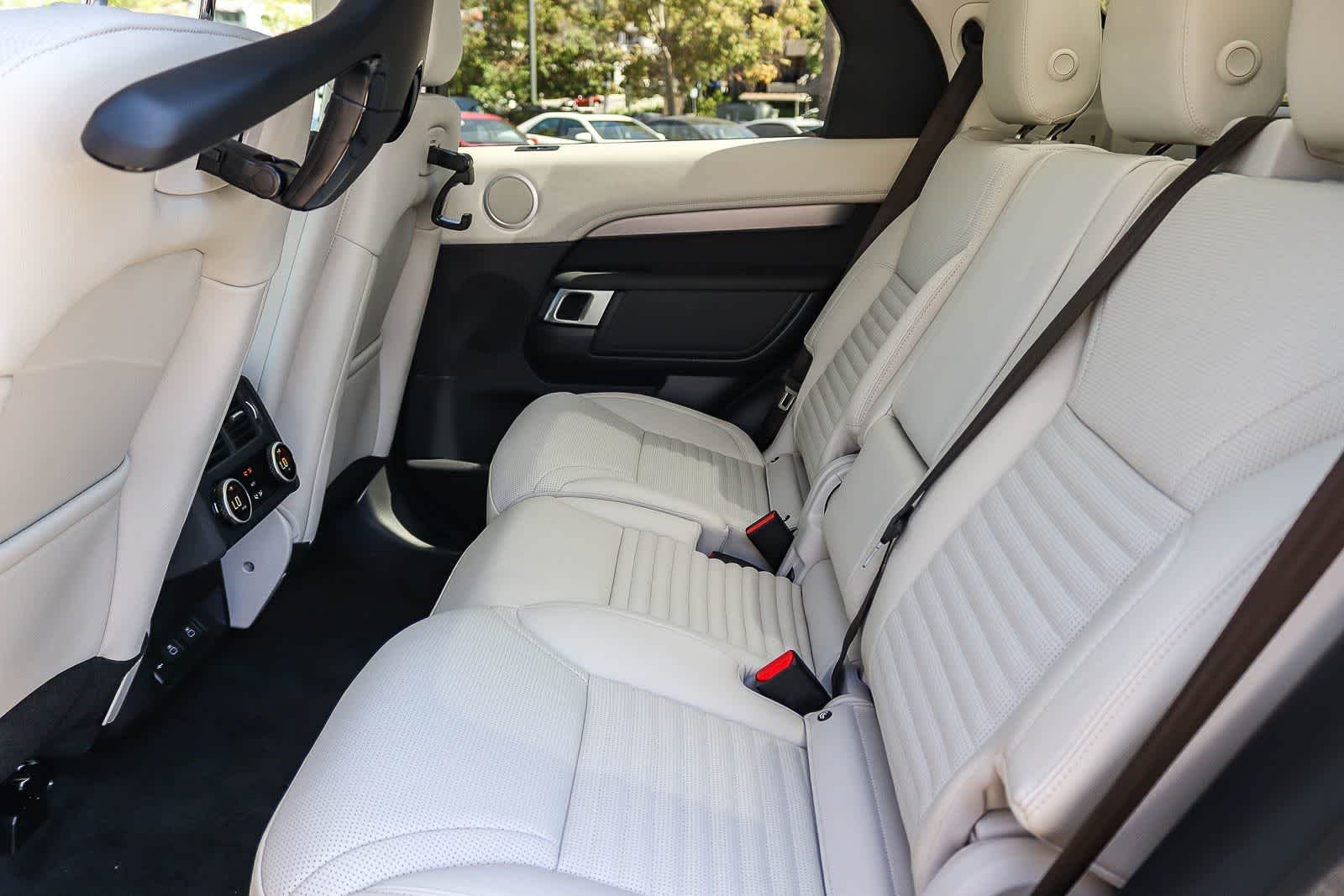 2026 Land Rover Discovery Gemini Edition - Photo 16