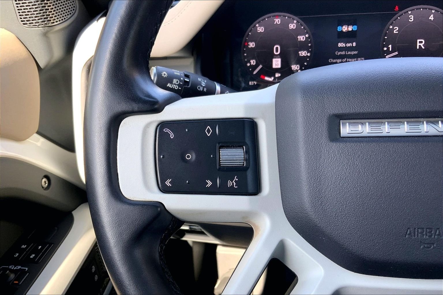 Used 2023 Fuji White Land Rover X-Dynamic SE image 23