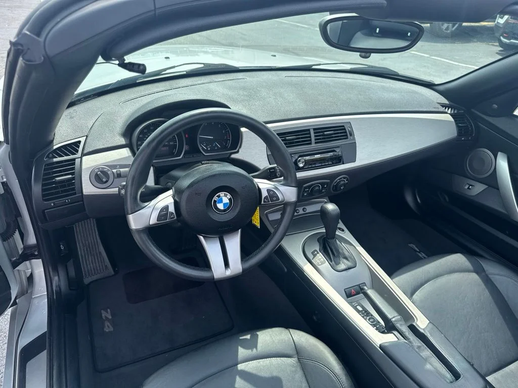 Used 2004 Gray BMW 2.5i image 12