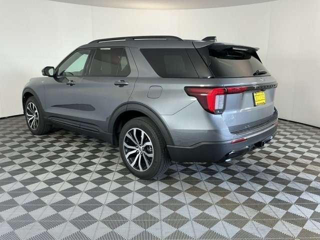 2025 Ford Explorer ST-Line photo 4