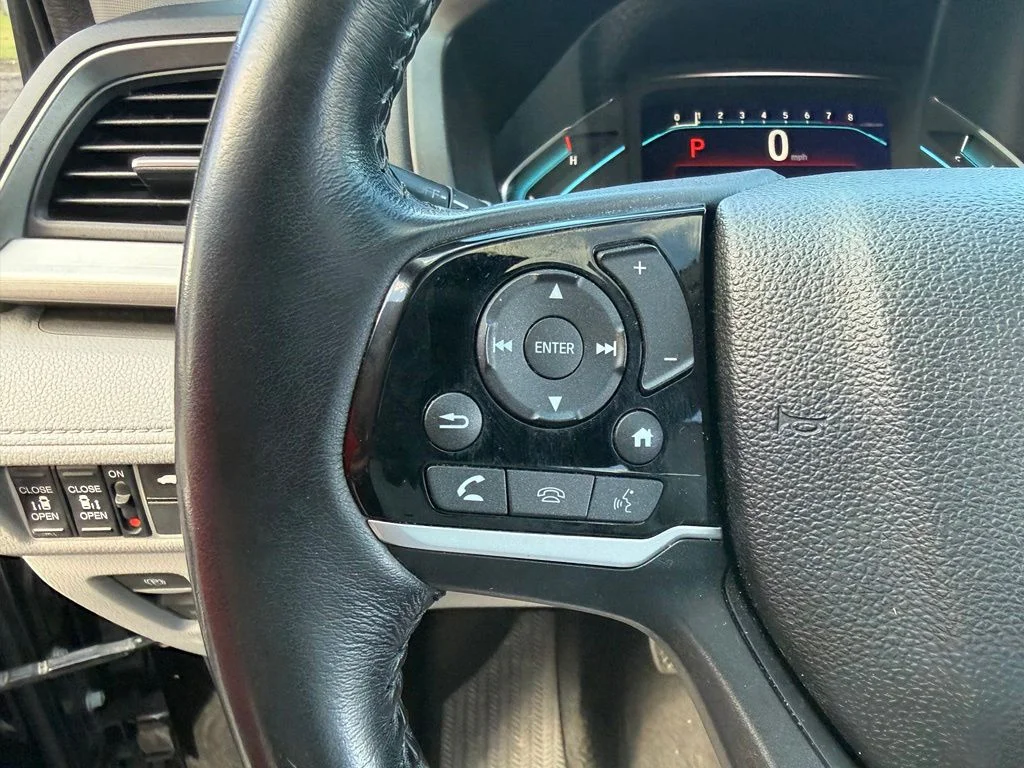 Used 2018 Crystal Black Pearl Honda EX-L image 11