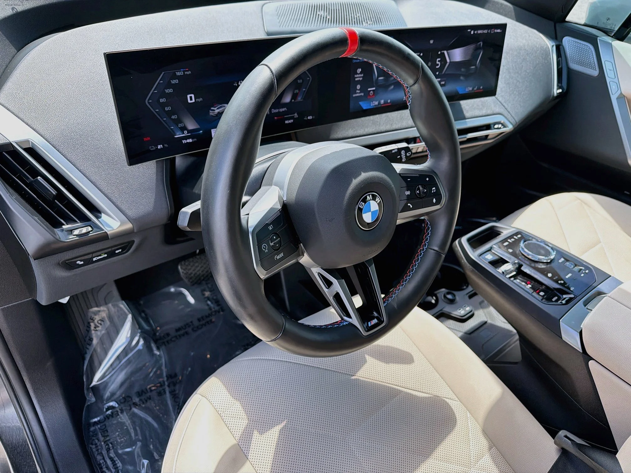 2025 BMW iX M60 - Photo 27