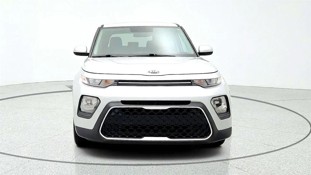 Used 2021 Sparkling Silver Kia LX IVT image 2