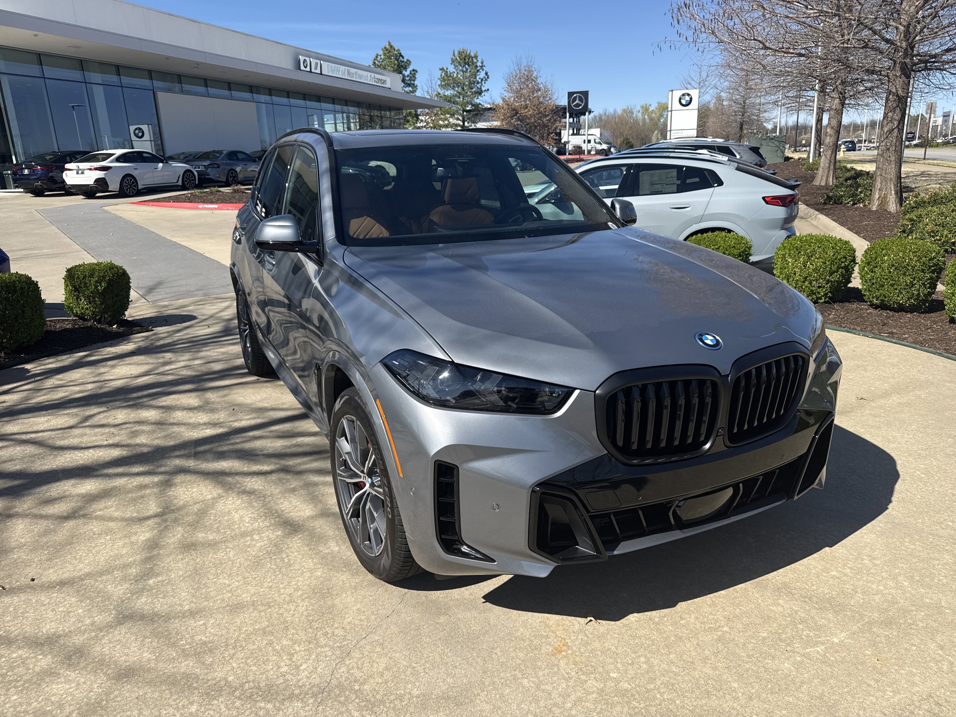 New 2026 0C4W Skyscraper Grey Metallic BMW xDrive50e image 6