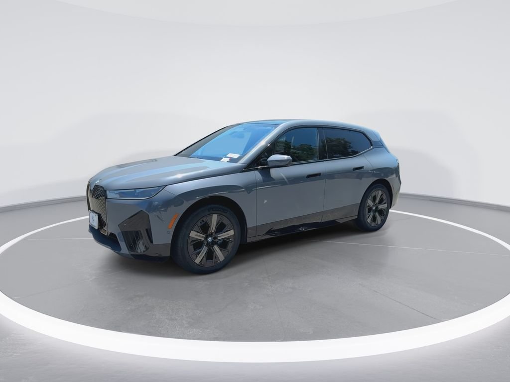 Certified Used 2024  BMW xDrive50 image 4