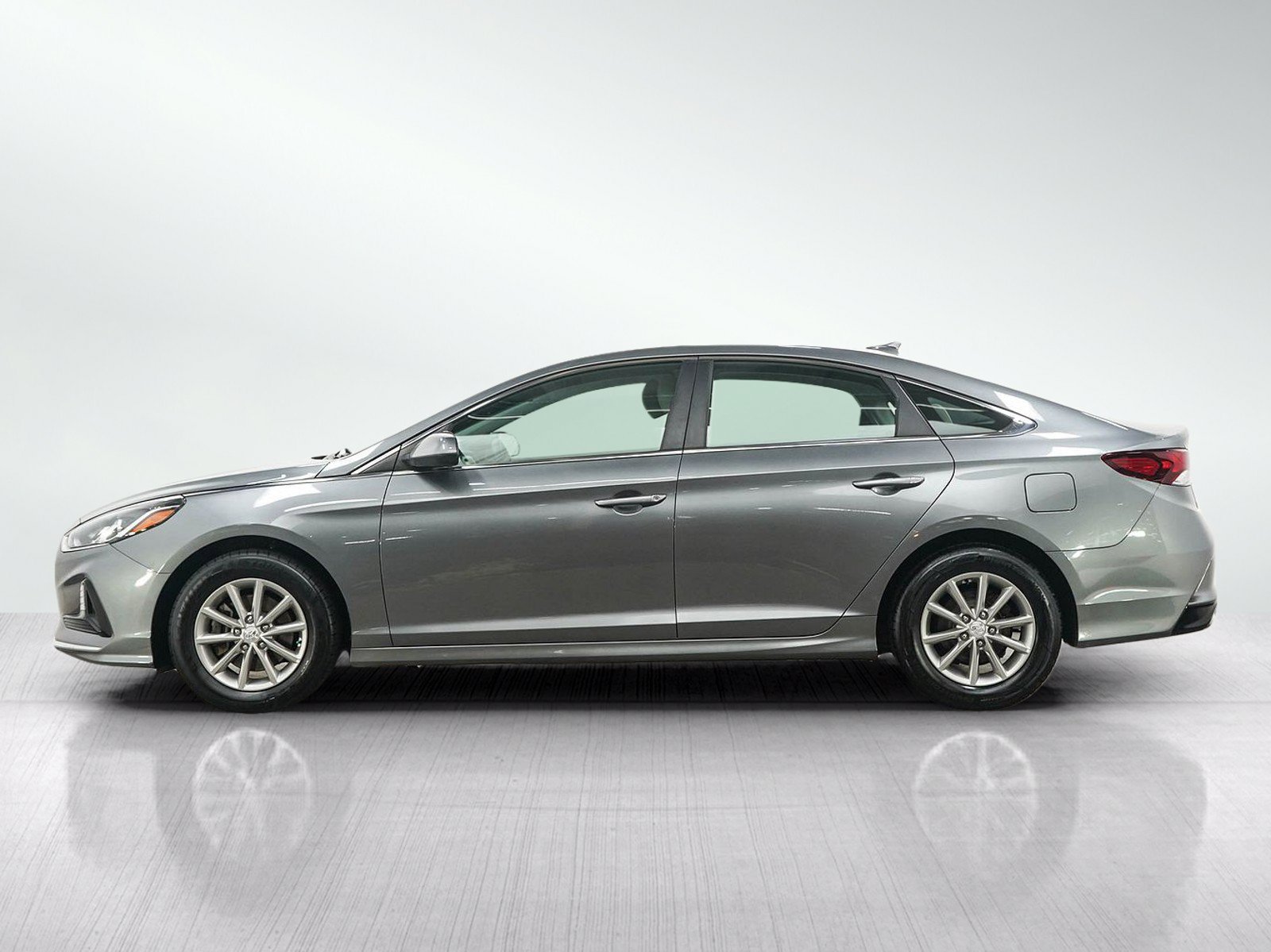 Used 2019 Hyundai Sonata SE with VIN 5NPE24AF1KH777450 for sale in Minneapolis, Minnesota