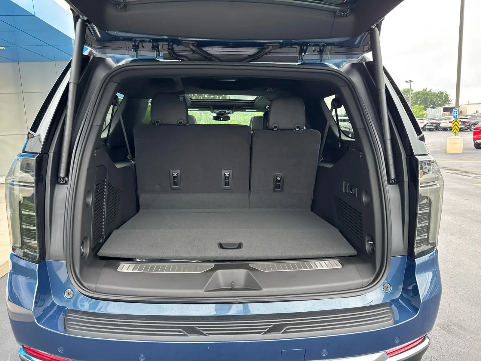 2026 Chevrolet Suburban Premier - Photo 16