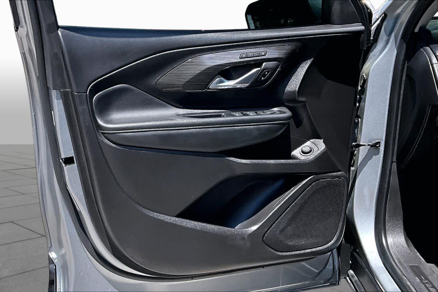 Used 2024 Sterling Metallic GMC SLT image 26
