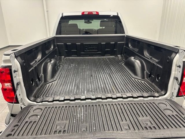 Used 2018 Silver Chevrolet LT image 7