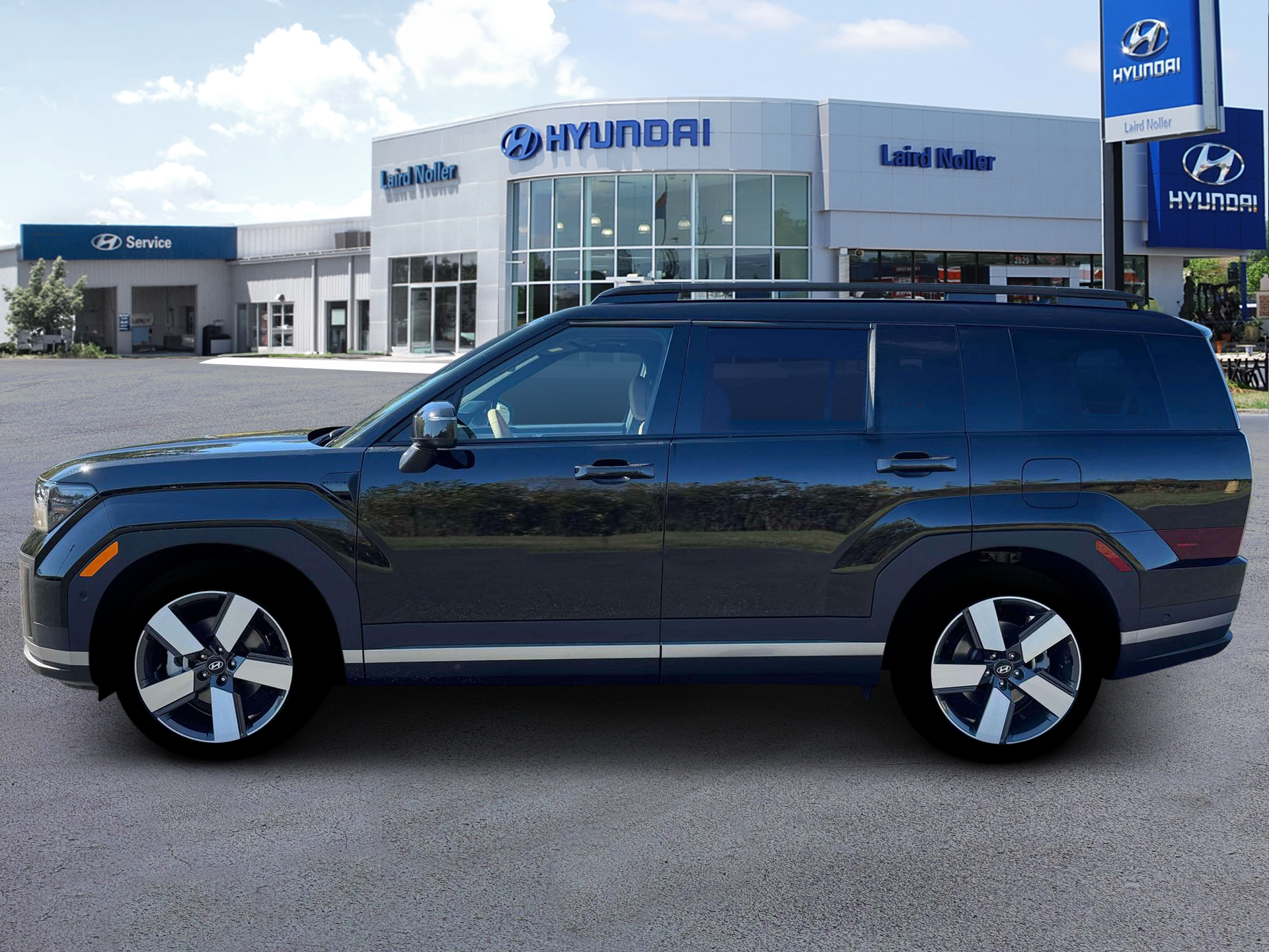 View vehicle photo 3