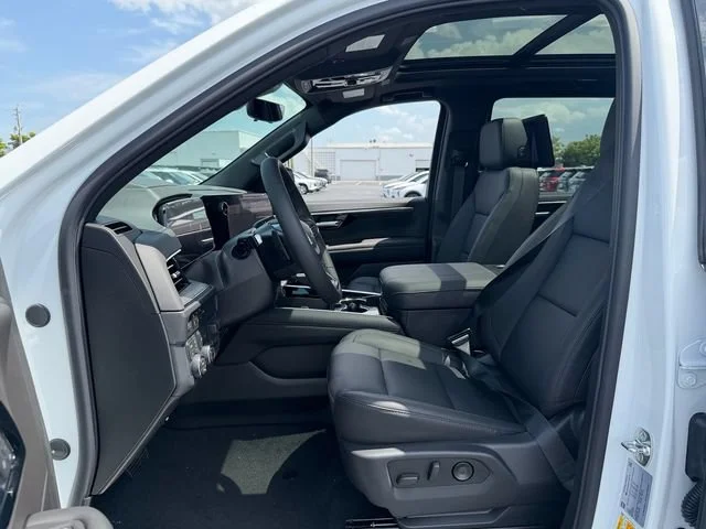New 2026 Summit White Chevrolet Z71 image 7