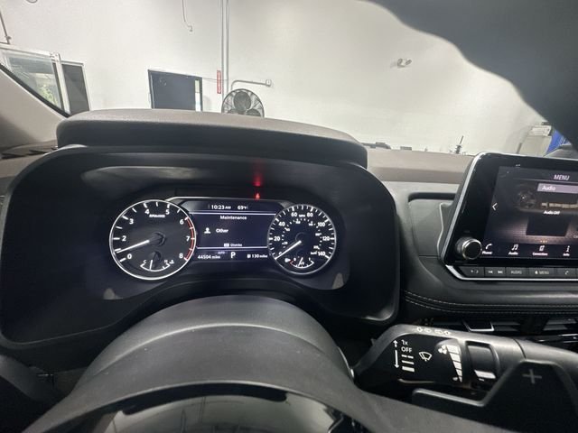 Certified Used 2021 Gun Metallic Nissan SV image 14