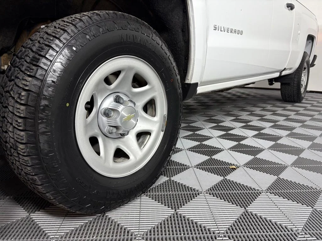Used 2017 Summit White Chevrolet WT image 13