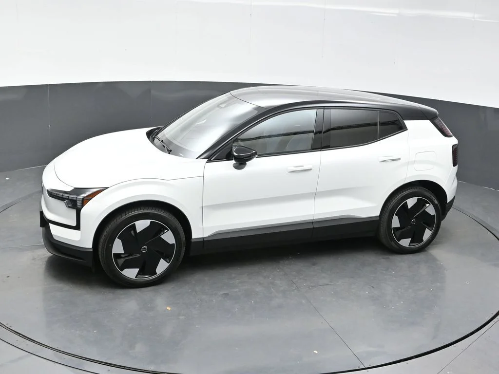 New 2026 Crystal White Volvo Twin Motor Performance Plus image 30