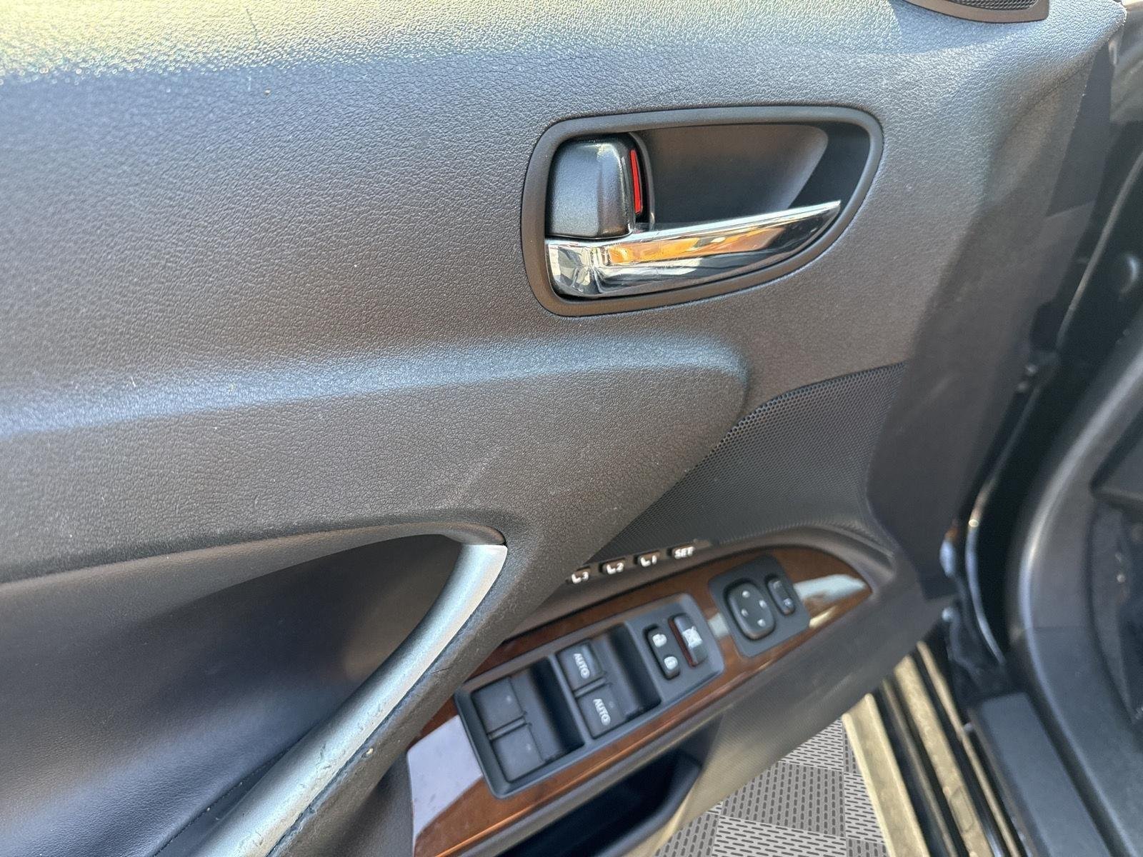 Used 2011 Obsidian Lexus Base image 21