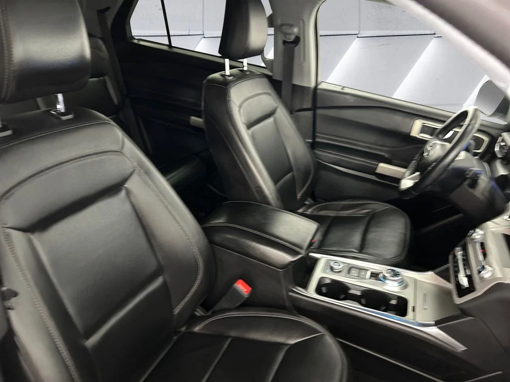 Used 2023 Silver Ford XLT image 14