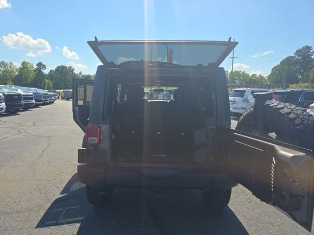 Used 2014 Gray Jeep Unlimited Rubicon image 13