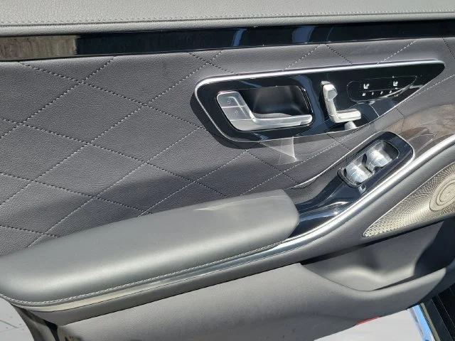 Used 2022 Black Mercedes-Benz S 580 image 24