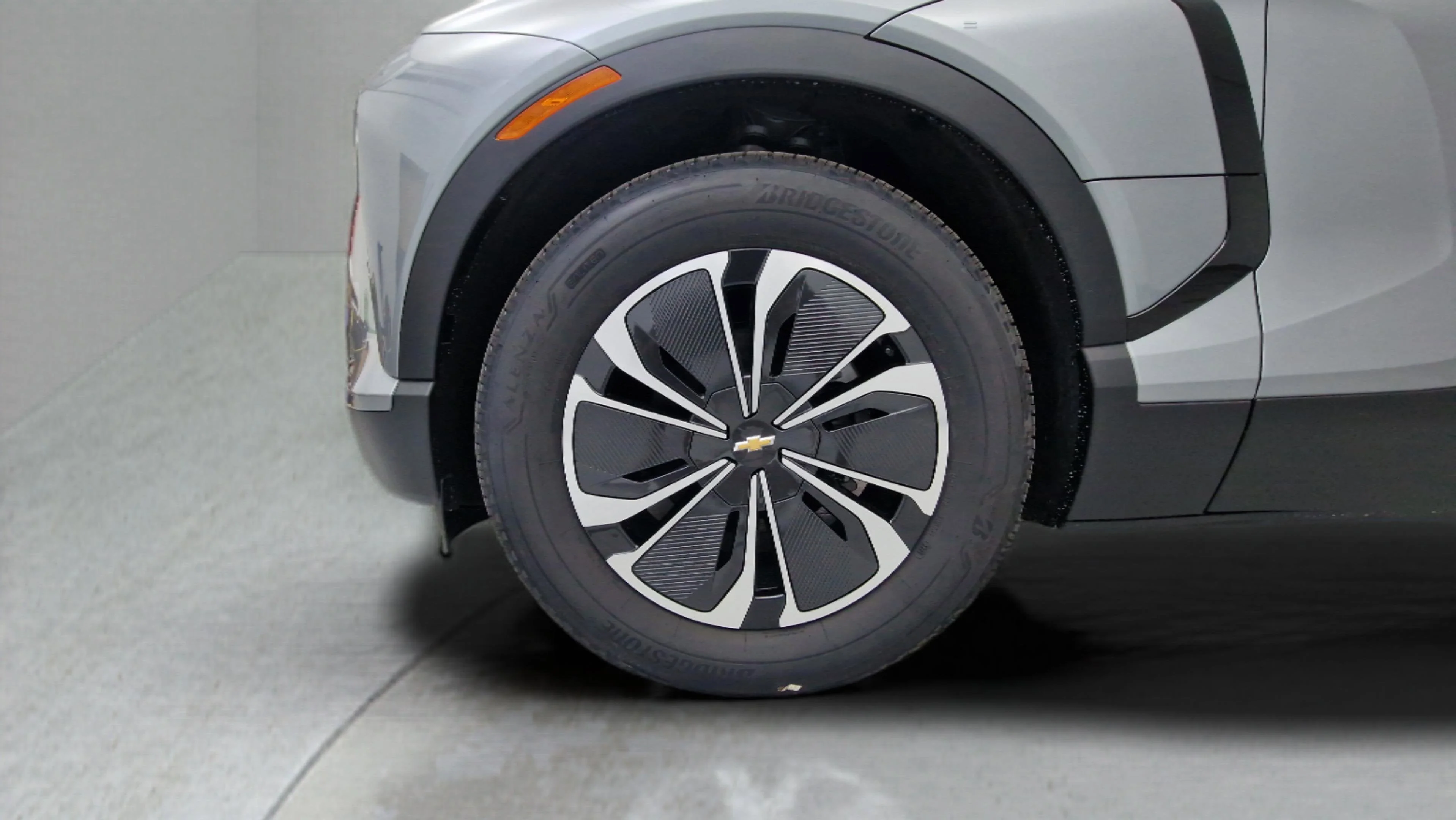 New 2025 Sterling Gray Metallic Chevrolet LT image 12