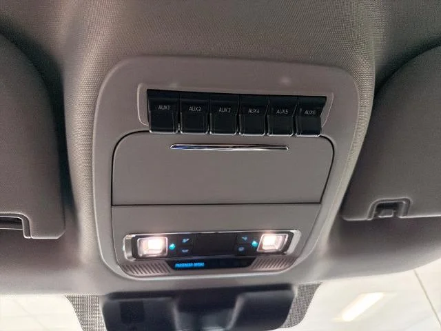 New 2026 Glacier Gray Metallic Tri-Coat Ford F-250® Lariat® image 34