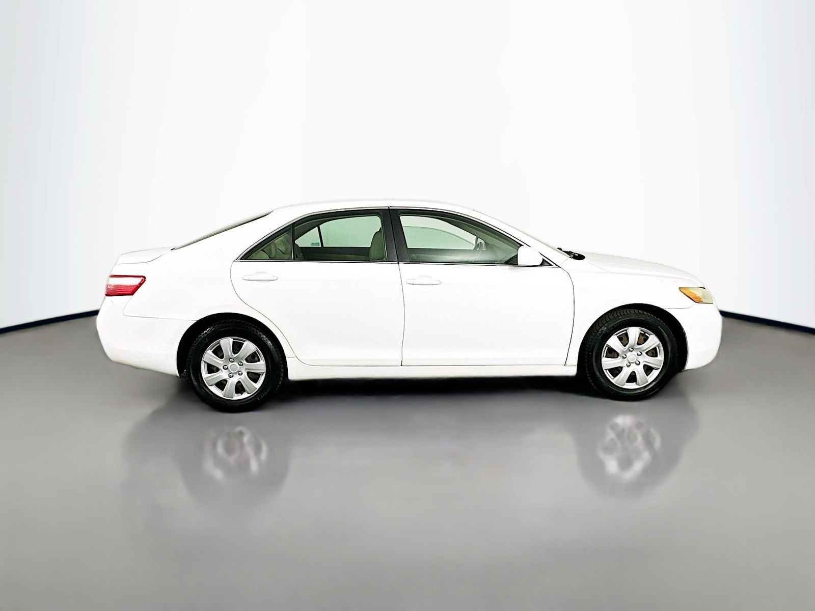 Used 2009 Super White Toyota LE image 8