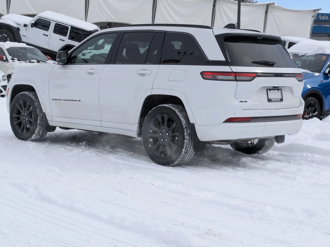 New 2026 White Jeep Limited Reserve - - 4x4 - Nappa Leather - Ventilated Seats - Trailer Tow Pack & More! image 6