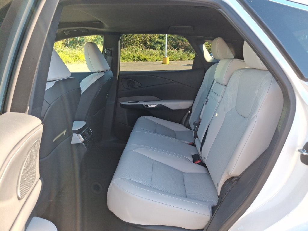 Certified Used 2024 White Lexus 350 Premium image 24