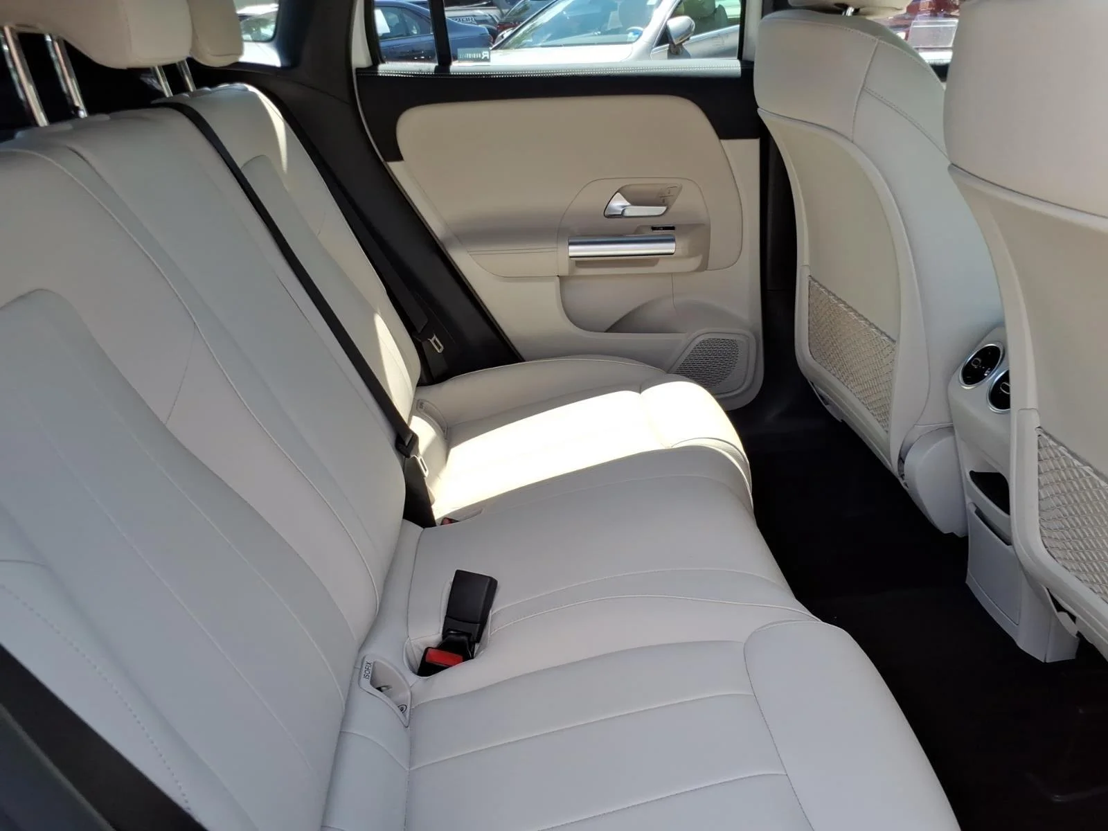 Certified Used 2026 Polar White Mercedes-Benz GLA 250 image 25