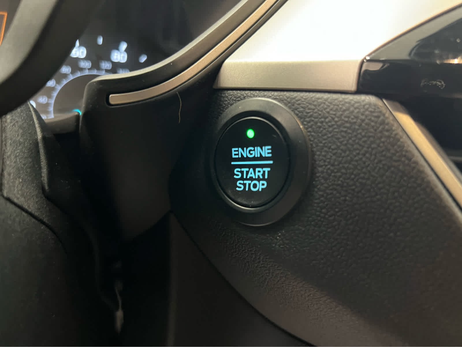 Used 2020 Agate Black Ford SE image 22