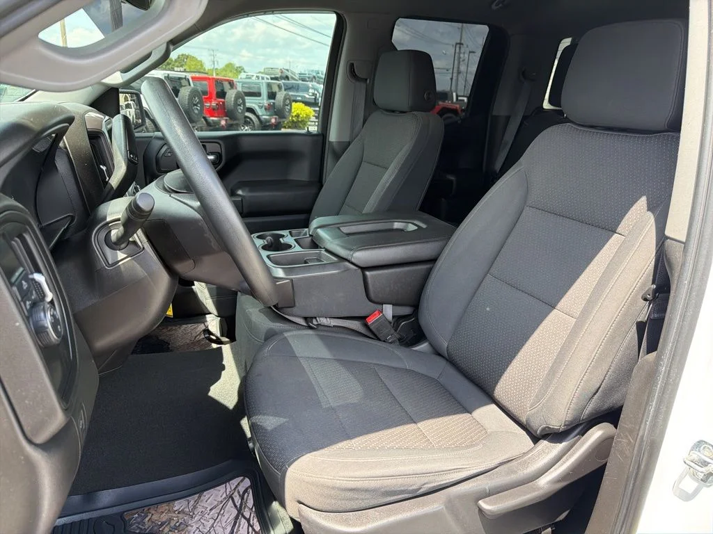 Used 2021 White Chevrolet Custom image 30