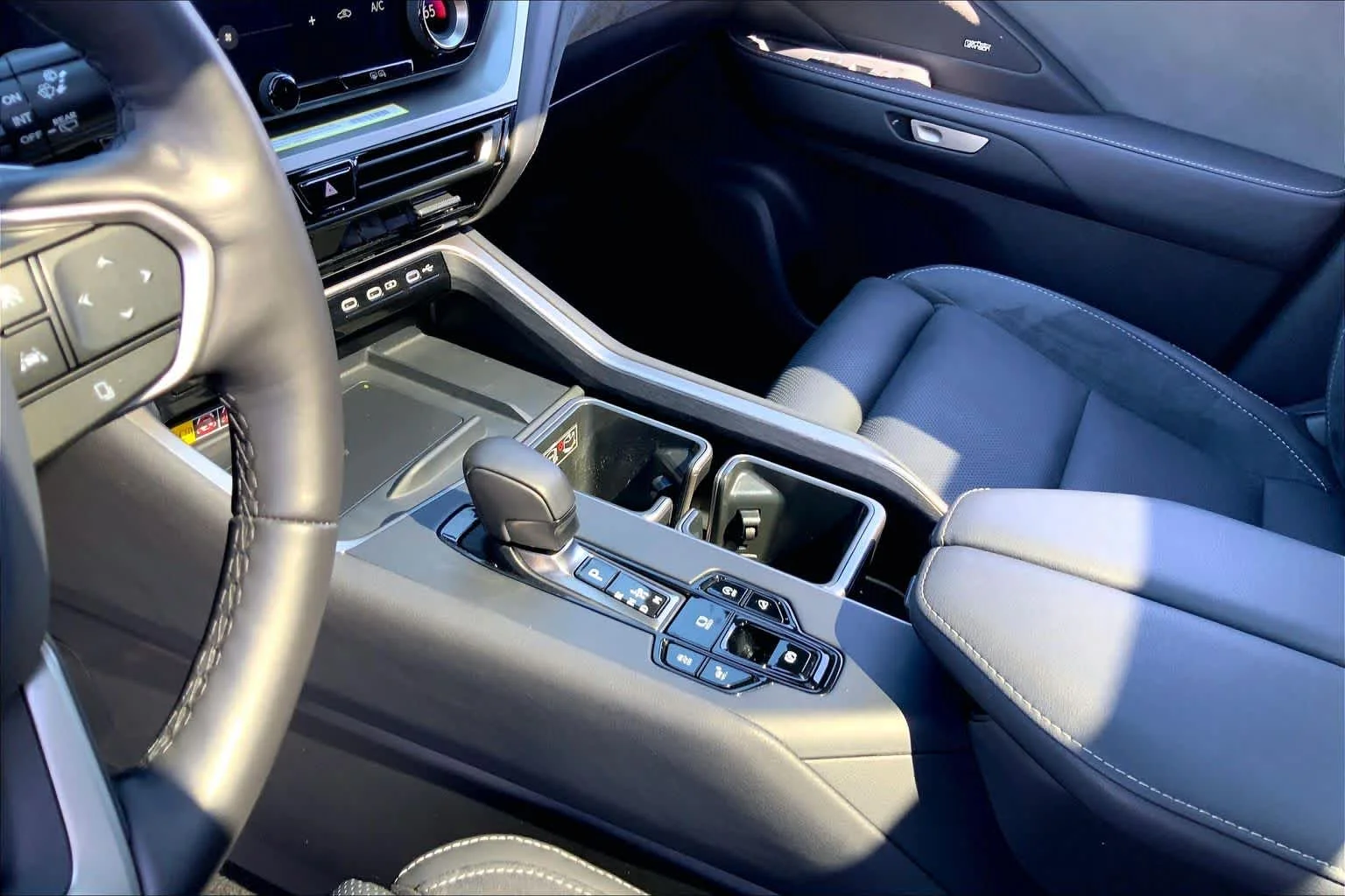 Certified Used 2025 CAVIAR Lexus Luxury image 17