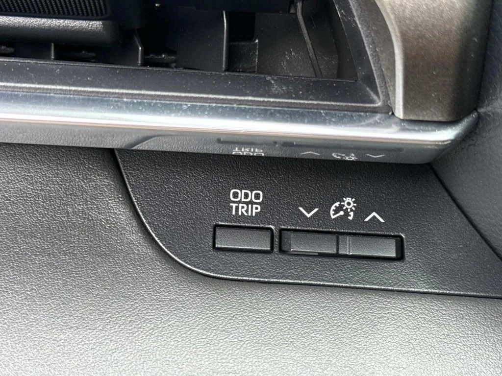 Used 2022  Toyota Limited image 45