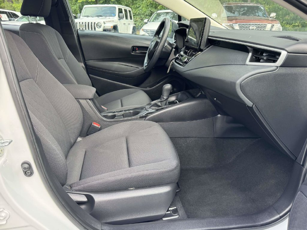 Used 2025 White Toyota LE image 15