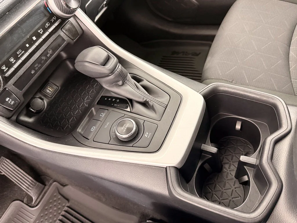 Used 2025 White Toyota XLE image 4