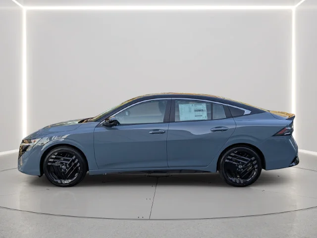 New 2027 Atlantic Gray Metallic / Super Black Two-tone Nissan SR image 3