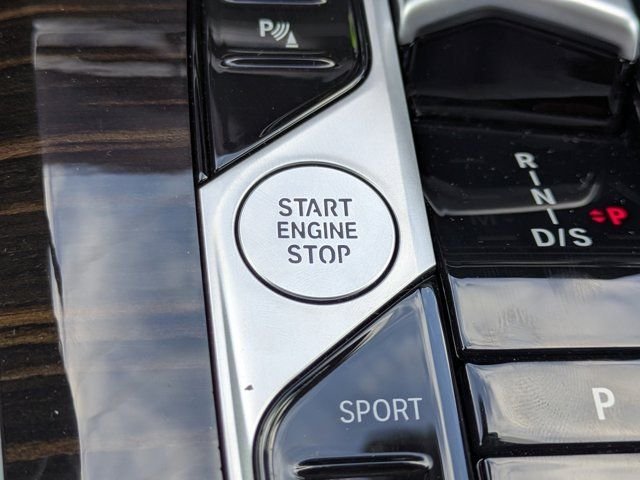 Used 2024 Black Sapphire Metallic BMW xDrive40i image 29