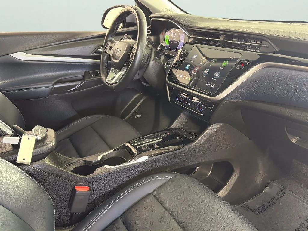 Used 2022 GRAY GHOST METALLIC Chevrolet Premier image 37