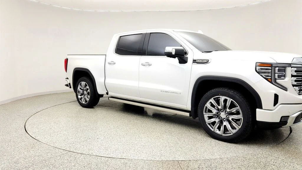 Used 2023 White Frost Tricoat GMC 4WD Crew Cab 147