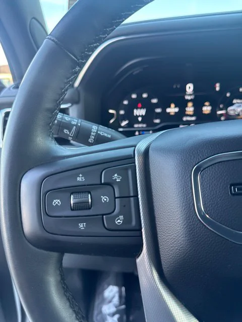 Used 2023 White GMC Denali image 29