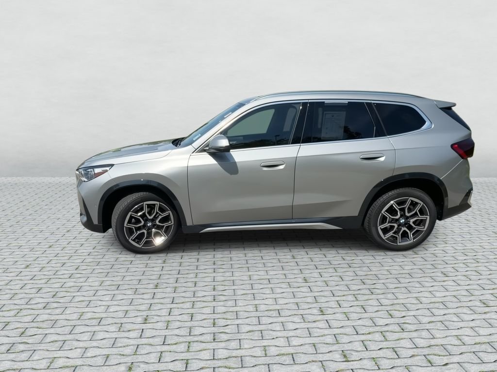 Used 2025 Silver BMW xDrive28i image 5