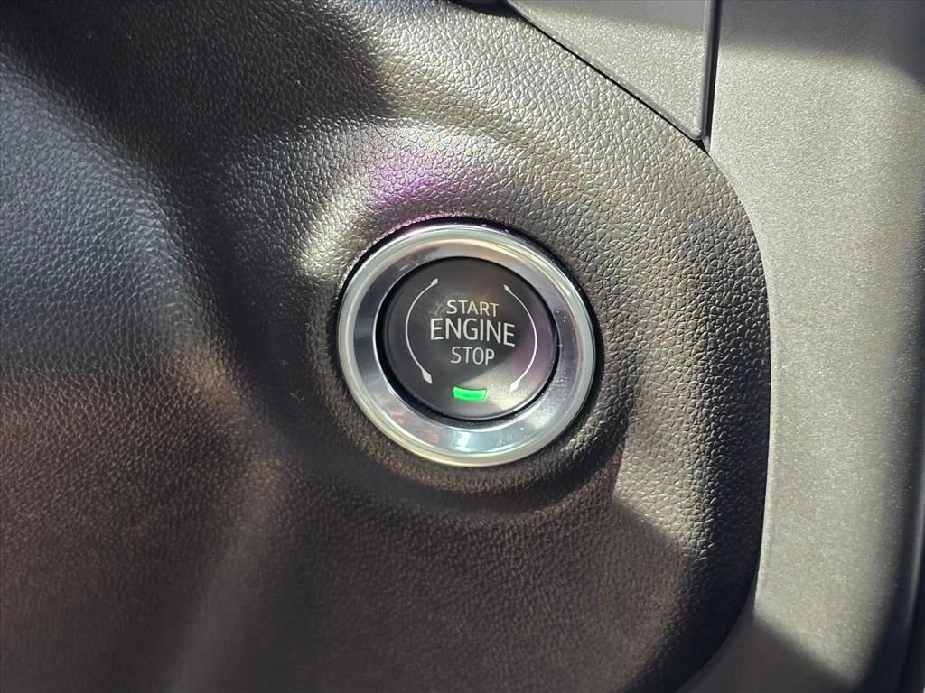Used 2025 White Chevrolet Custom image 16